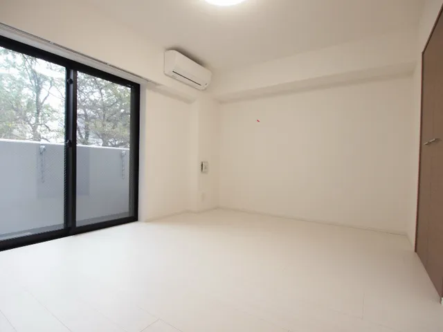 Premium Cube Mishuku - Interior - ["Fixture", "Building", "Window"]