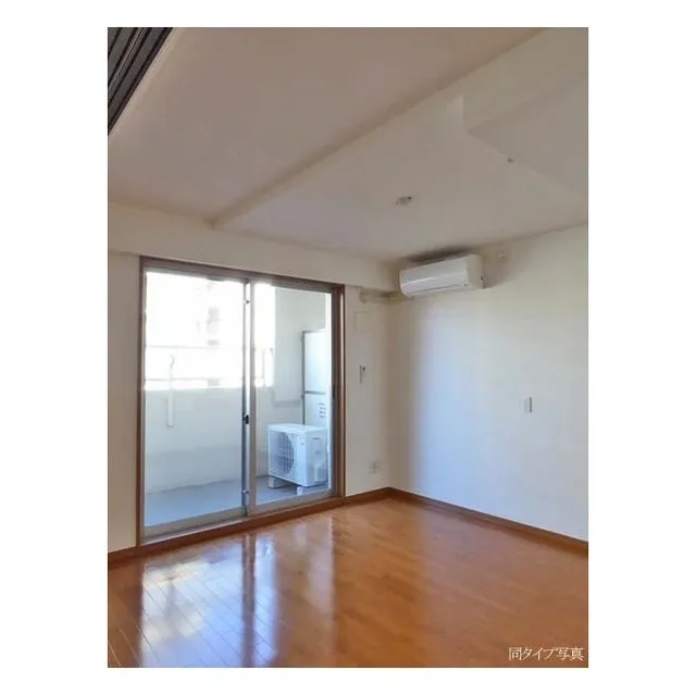 Comforia Higashishinagawa - Interior - ["Window", "Fixture", "Wood"]