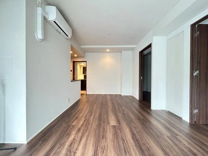 Doue Waseda - Interior - ["Flooring", "Floor", "Wood"]