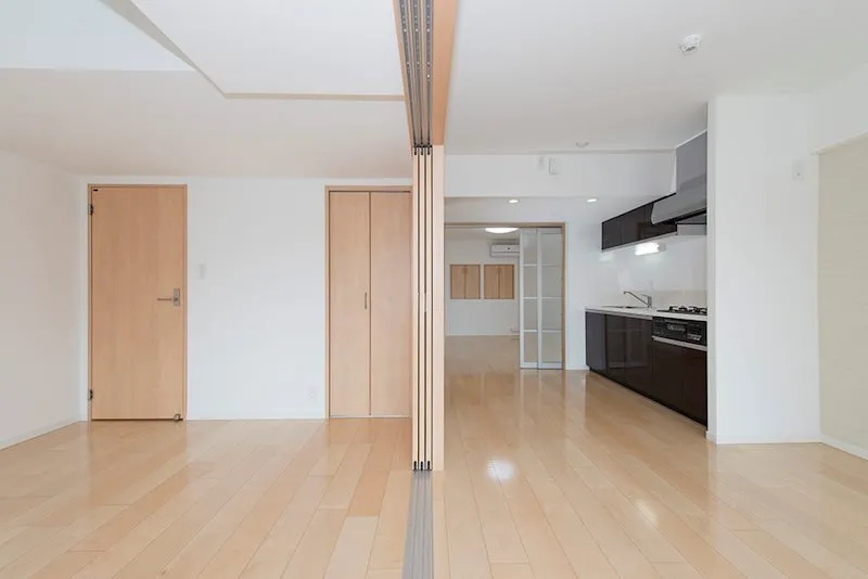 Residia Shibaura - Interior - ["Wood", "Hall", "Interior design"]