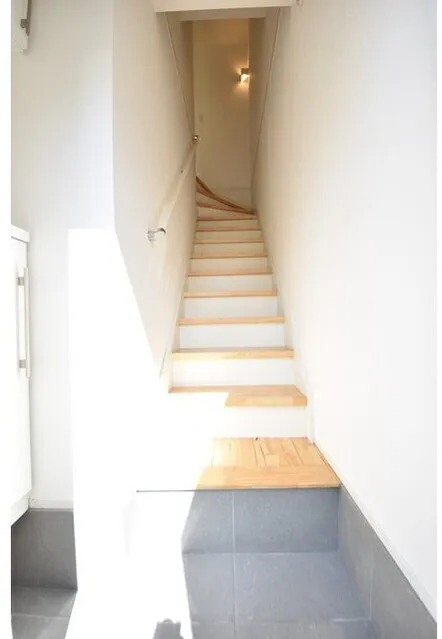 Prendre Higashi Shinjuku - Interior - ["Stairs", "Wood", "Flooring"]