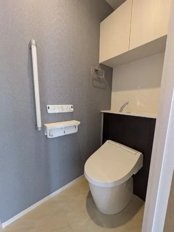 Palace Cynthia Kotobashi - Interior - ["Toilet seat", "Toilet", "Plumbing fixture"]