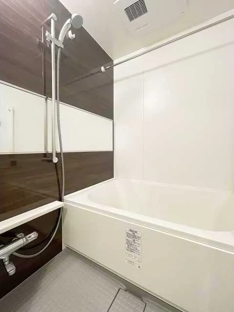Zinnia Asakusa - Interior - ["Bathtub", "Plumbing fixture", "Building"]