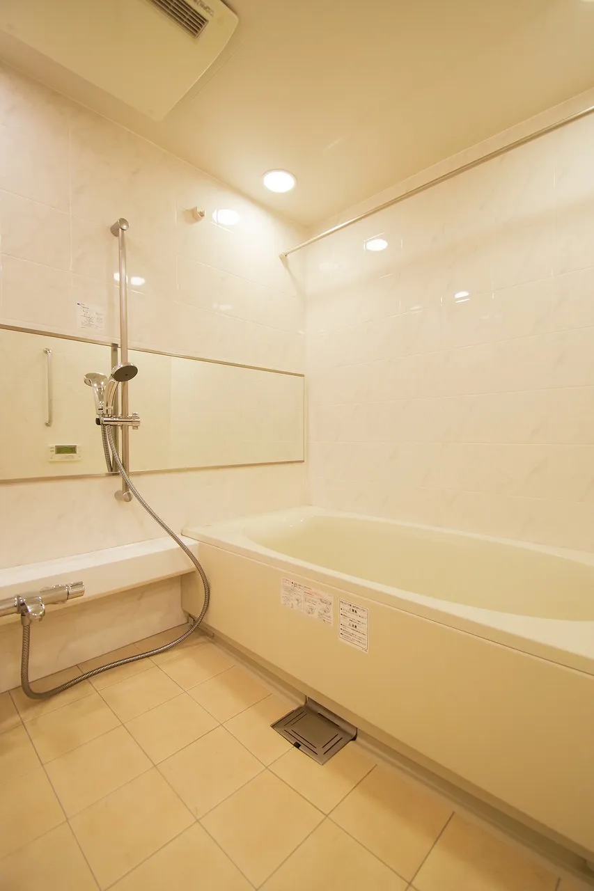 Central Park Tower La Tour Shinjuku - Interior - ["Plumbing fixture", "Shower head", "Building"]