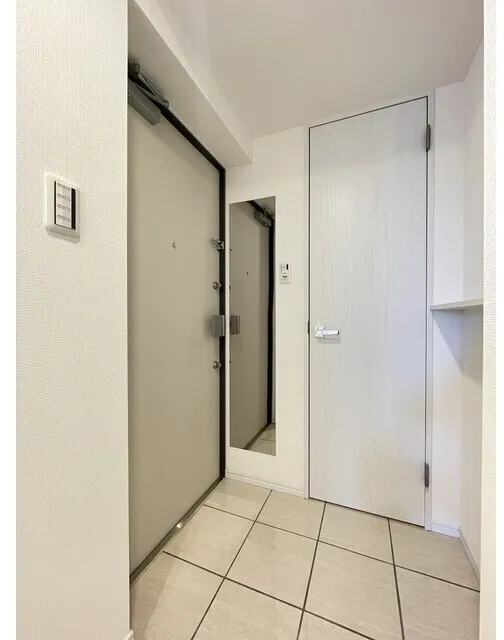 Comforia Liv Ueno - Interior - ["Flooring", "Wood", "Floor"]