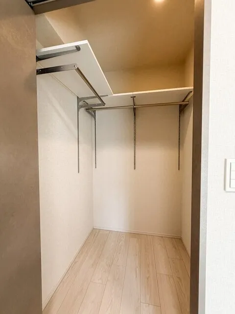 Brookside Residence Kiba - Interior - ["Wood", "Flooring", "Ceiling"]