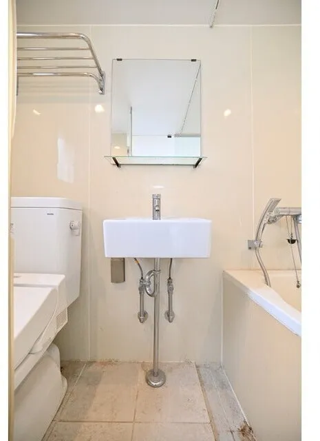 Apartment Kuro Sangenjaya - Interior - ["Bathroom", "Plumbing fixture", "Wall"]