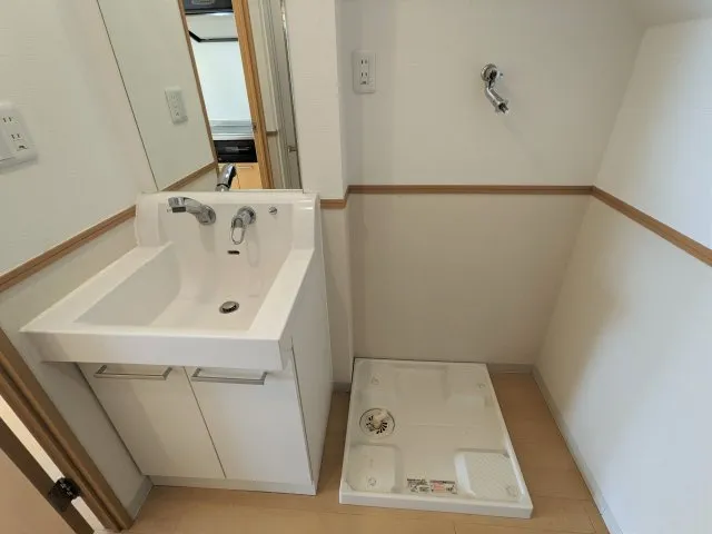 El Stanza Nakano Arai - Interior - ["Plumbing fixture", "Flooring", "Floor"]