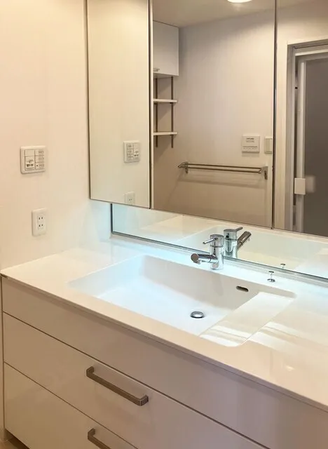 Famille Grand Yoyogi Nishihara Dexter House - Interior - ["Bathroom Sink", "Interior design", "Plumbing fixture"]