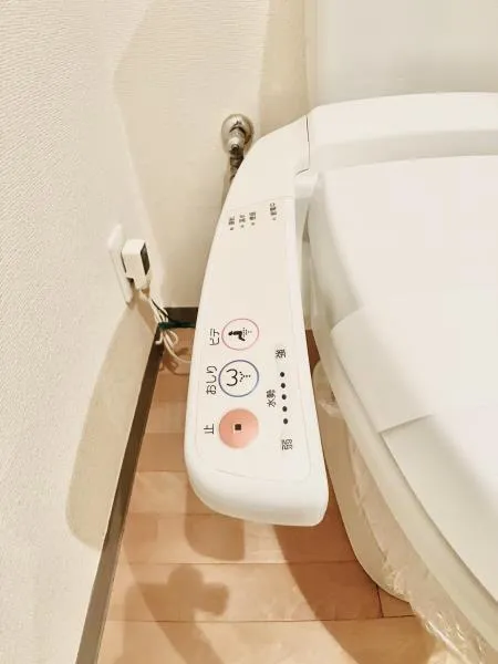 Blanche Kanamecho - Interior - ["Toilet seat", "Plumbing fixture", "Bathroom"]