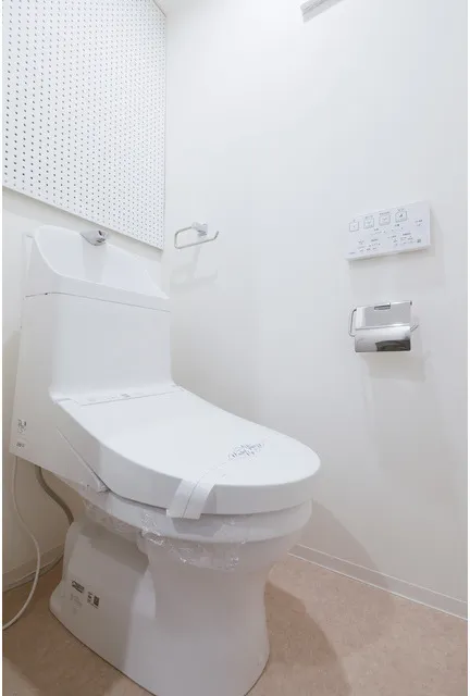 V-Style Hatagaya - Interior - ["Toilet seat", "Plumbing fixture", "Toilet"]