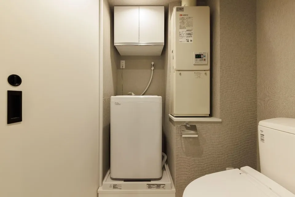 Hmlet Nishi-Shinjuku - Interior - ["Plumbing fixture", "Flooring", "Interior design"]