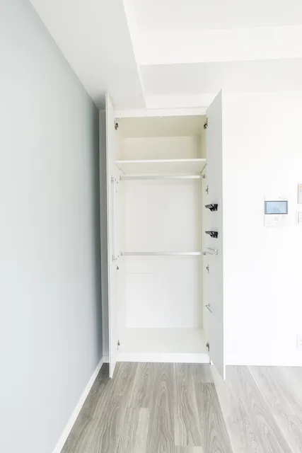 Maison Croizon - Interior - ["Building", "Cabinetry", "Wood"]