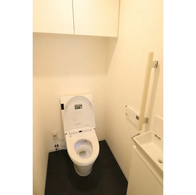 JP Noie Ebisu West - Interior - ["Toilet", "Toilet seat", "Property"]