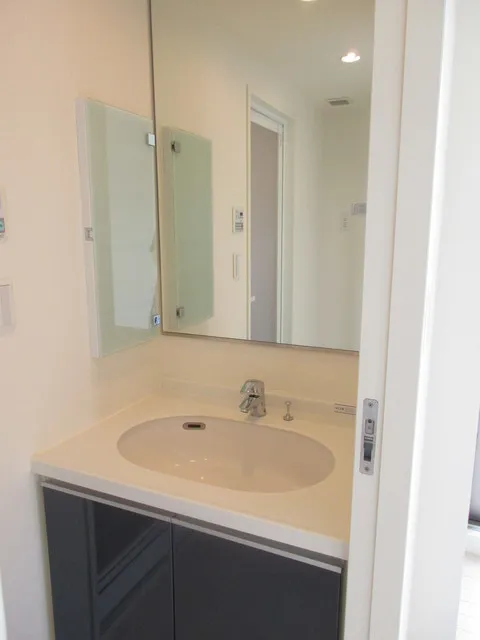 Park Habio Togoshi - Interior - ["Mirror", "Brown", "Tap"]