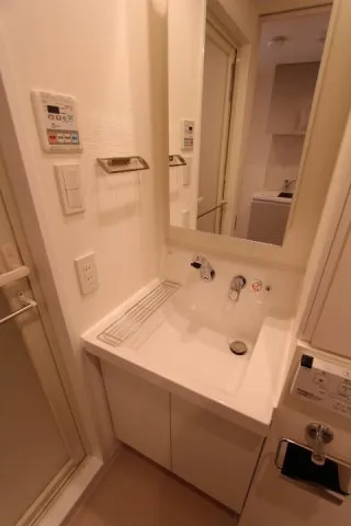 Proud Flat Yoyogi Hachiman - Interior - ["Bathroom Sink", "Plumbing fixture", "Flooring"]