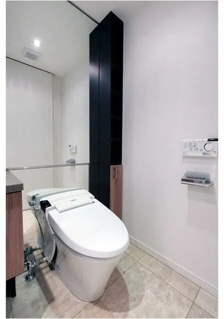 Comforia Monzennakacho - Interior - ["Toilet seat", "Plumbing fixture", "Toilet"]
