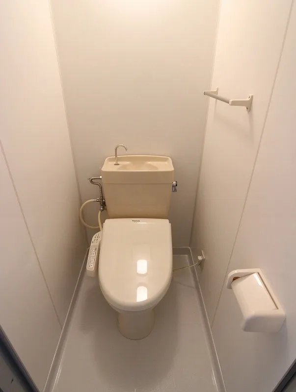 Maison Otsuka - Interior - ["Toilet seat", "Toilet", "Bathroom"]