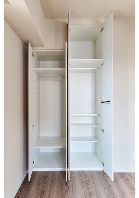 Lefon Progres Akabane Marks - Interior - ["Wall", "Wood", "Cabinetry"]