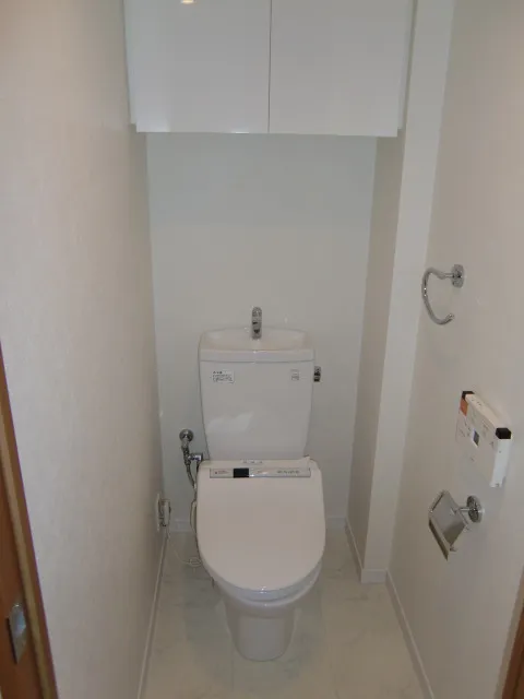 Residia Bunkyo Hongo - Interior - ["Toilet seat", "Plumbing fixture", "Bathroom"]