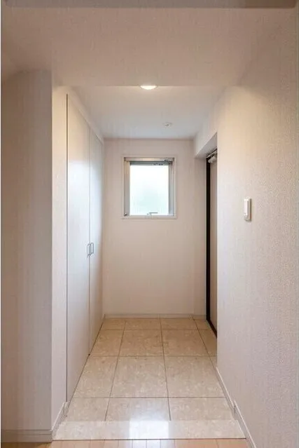 Comforia Meguro Chojamaru - Interior - ["Building", "Fixture", "Door"]