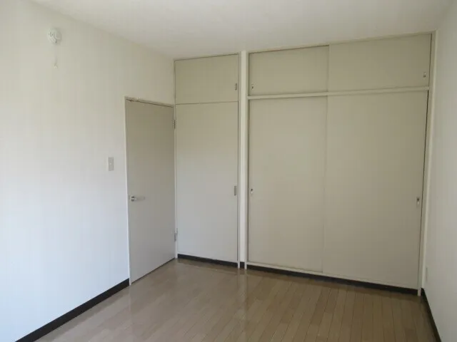 Tetsuhizaka Mansion - Interior - ["Flooring", "Floor", "Wood"]