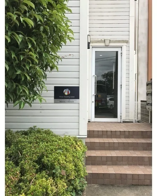Maison Premier 136 - Exterior - ["Shrub", "Door", "House numbering"]