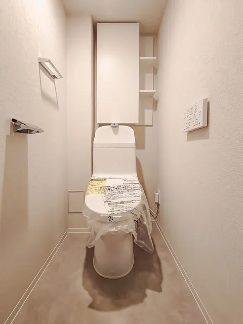Brookside Residence Kiba - Interior - ["Toilet seat", "Toilet", "Flooring"]