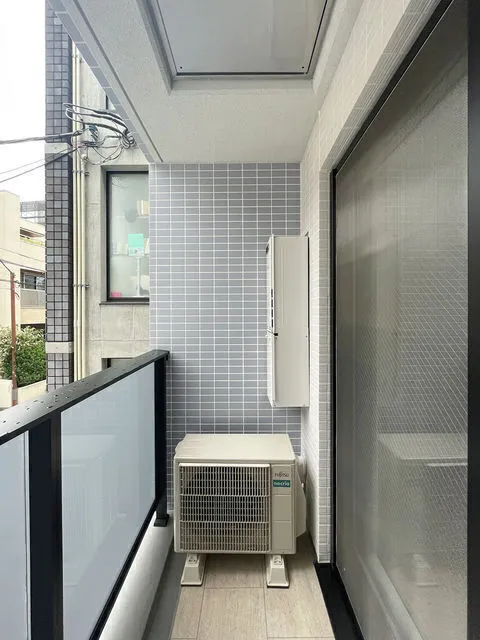 Composite Yoyogi - Interior - ["Window", "Building", "Interior design"]