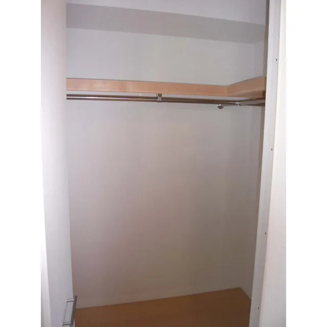 Breezvale Higashiyama - Interior - ["Fixture", "Handle", "Shelving"]