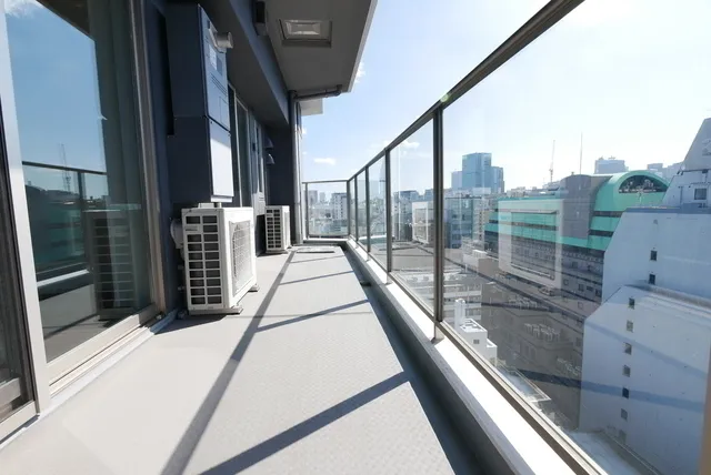 Comforia Shinjuku East Side Tower - Interior - ["Architecture", "Handrail", "Building"]