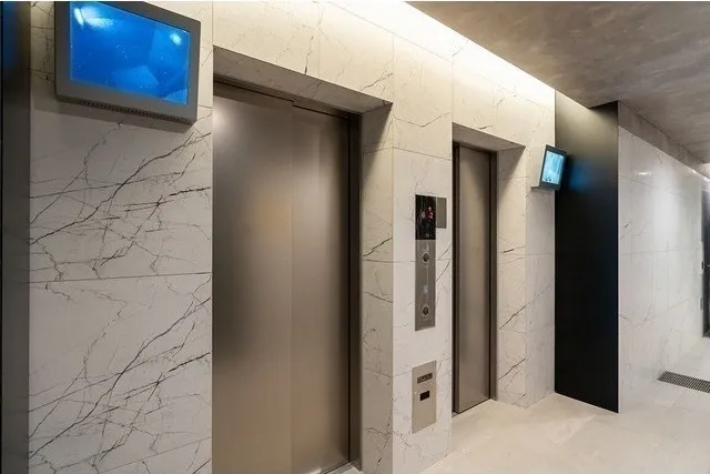 Ichigayadaimachizaka Front - Other - ["Glass", "Elevator"]