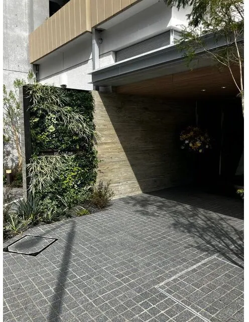 Brands Shibaura - Exterior - ["Composite material", "Concrete", "Building material"]