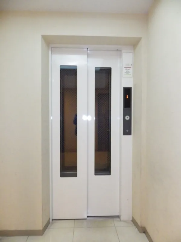 Sereno S2 - Other - ["Flooring", "Door", "Floor"]