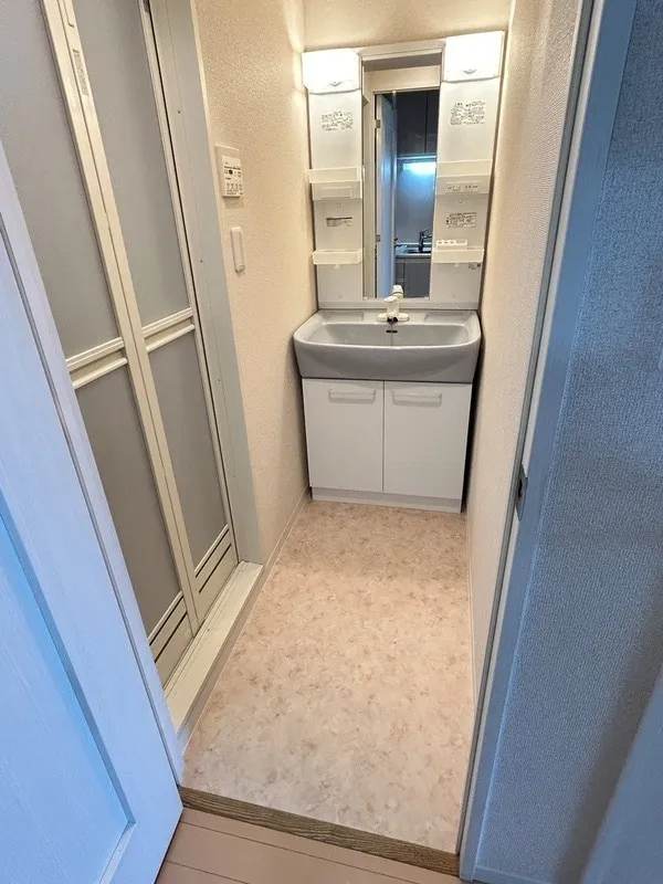 Misuz Court Monzen-Nakacho - Interior - ["Flooring", "Floor", "Major appliance"]