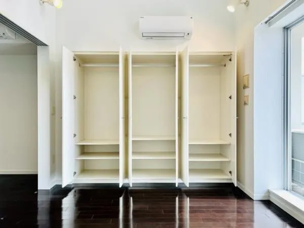 Brillia Ist Sangenjaya Blossom Terrace - Interior - ["Fixture", "Building", "Window"]
