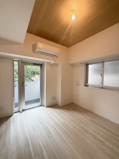 Residia Hiroo Ⅱ - Interior - ["Flooring", "Wood", "Floor"]