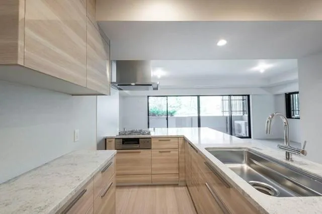 Park Axis Motoazabu - Interior - ["Countertop", "Kitchen", "Interior design"]