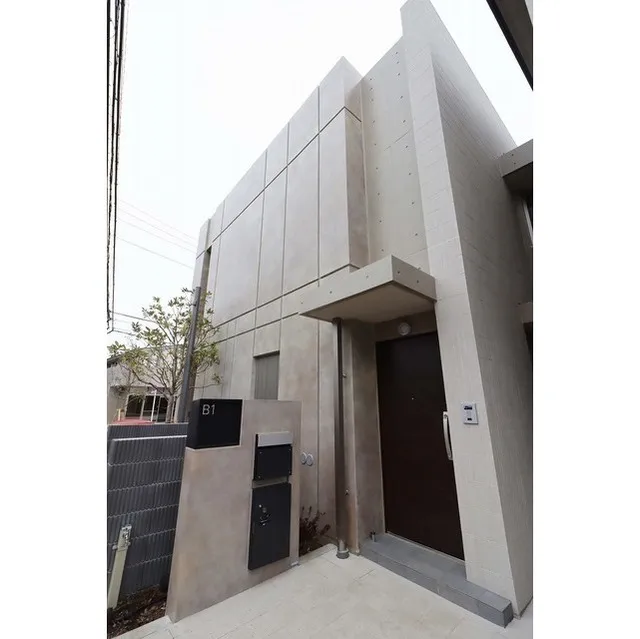 Seta No Mori Garden & Terrace Building B - Exterior - ["Fixture", "Rectangle", "Wood"]