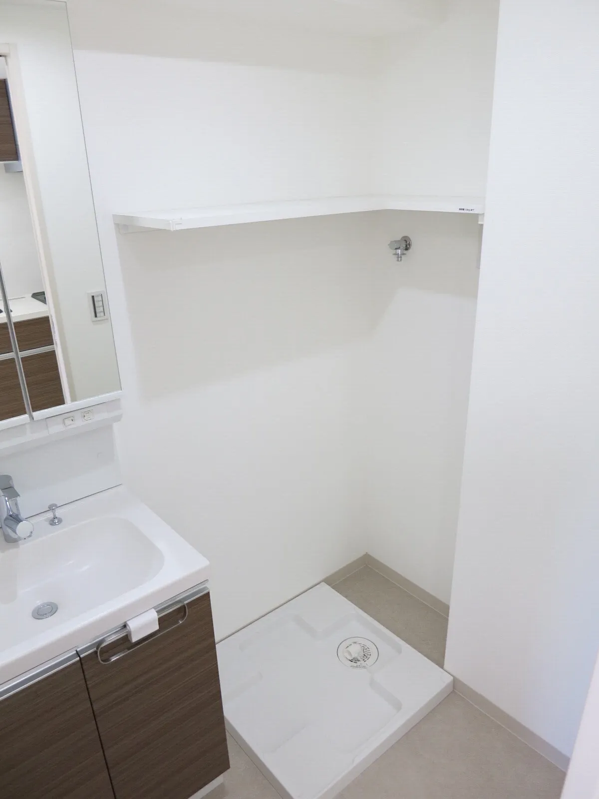 Milia Residence Myogadani - Interior - ["Flooring", "Plumbing fixture", "Floor"]