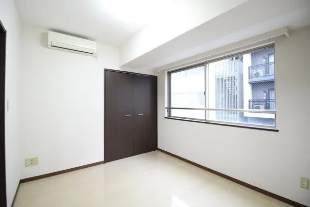Luxury Apartment East Nihonbashi - Interior - ["Flooring", "Floor", "Door"]