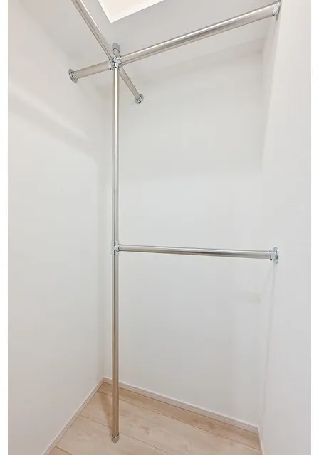 Azil Court Hamamatsucho - Interior - ["Household hardware", "Clothes hanger", "Aluminium"]
