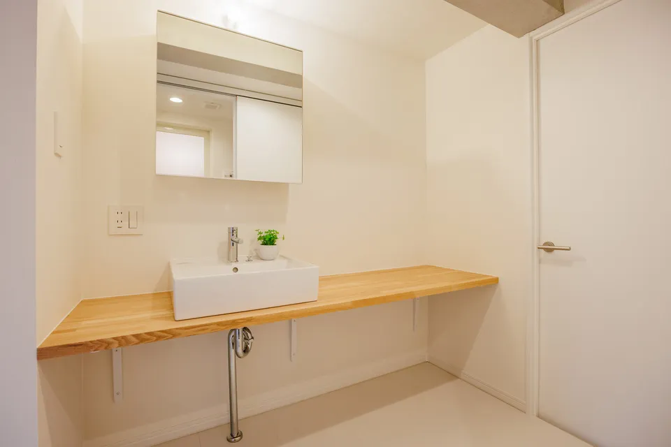 Hmlet Bunkyo Korakuen - Interior - ["Wall", "Flooring", "Wood"]