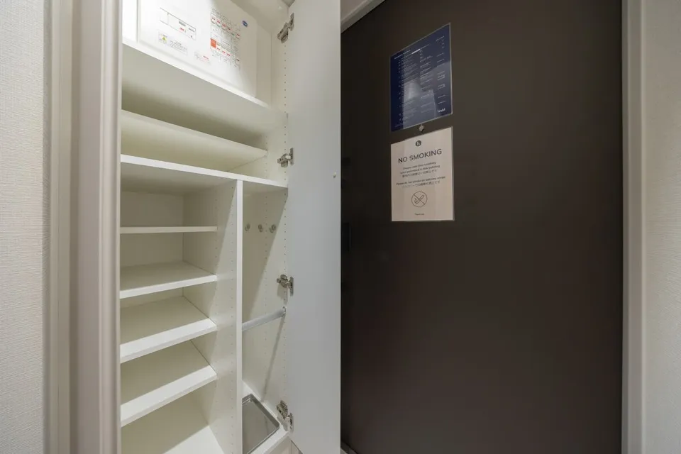 Hmlet Shibuya Hatsudai - Interior - ["Wood", "Flooring", "Shelving"]