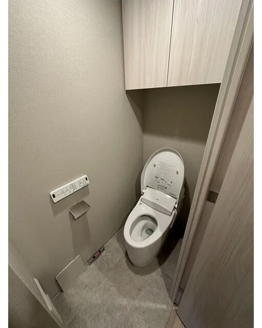 Wellis Urban Sumiyoshi West - Interior - ["Toilet seat", "Toilet", "Plumbing fixture"]