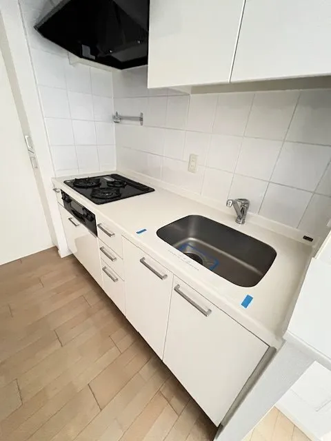 Residia Minamisenju - Interior - ["Kitchen", "Kitchen Sink", "Major appliance"]