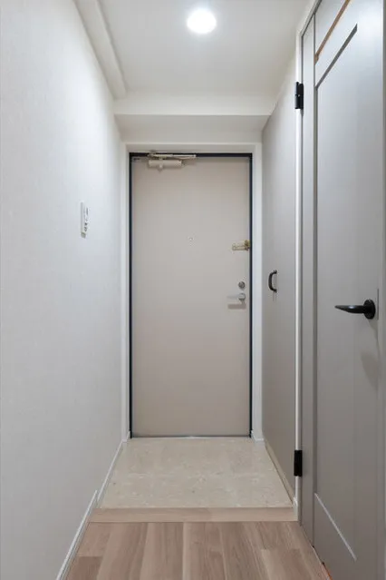 Comforia Meguro Chojamaru - Interior - ["Fixture", "Door", "Wood"]