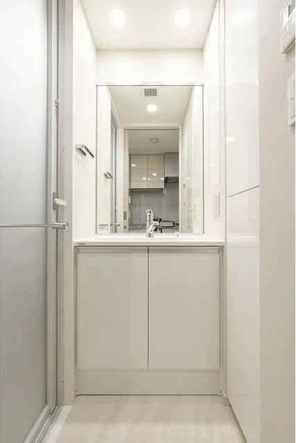 Milia Residence Nihonbashi Ningyocho - Interior - ["Mirror", "Building", "Fixture"]