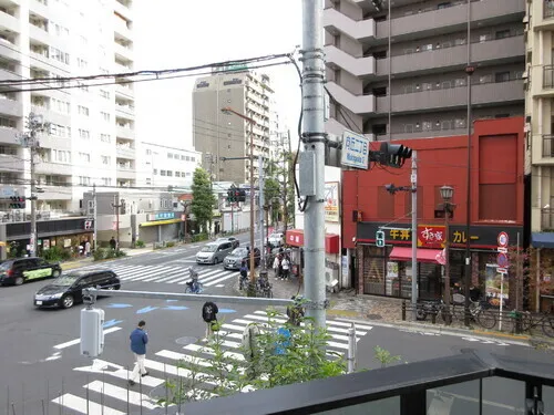 Precis Honkomagome - Interior - ["Mode of transport", "Building", "Urban area"]