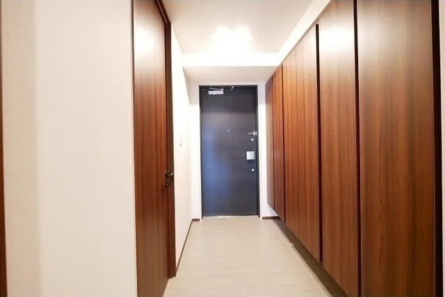 Comforia Shinjuku East Side Tower - Interior - ["Door", "Rectangle", "Fixture"]